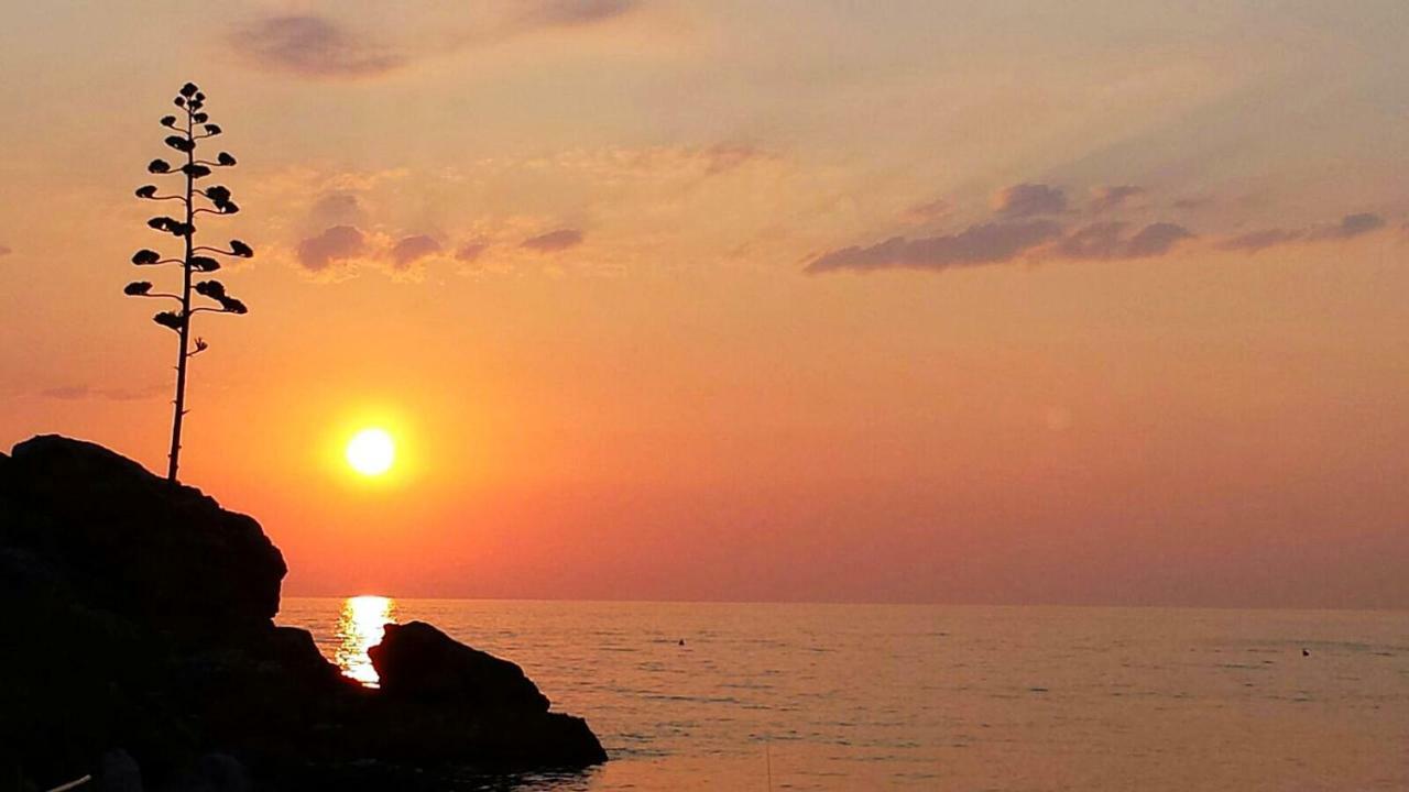 Villetta ai Peri Nisporto Esterno foto
